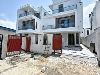 Modern 5 Bedroom Detached Duplex