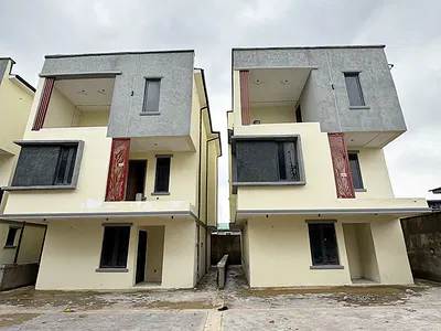 4bedroom Detached Triplex for Sale
