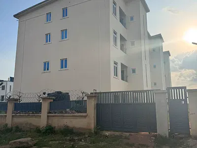 Distress 3 Bedroom Apartment on the Ground Floor
