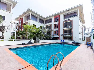 Well Maintained 3 Bedroom Flat 2nd Floor
