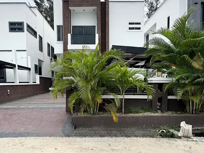 Newly Built 5 Bedroom Fully Detached Duplex with a BQ and Pool