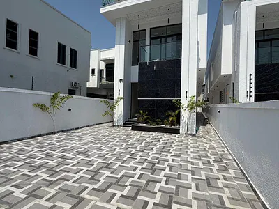 5 Bedroom Detached Duplex