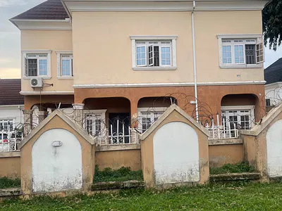4 Bedrooms Detached Duplex