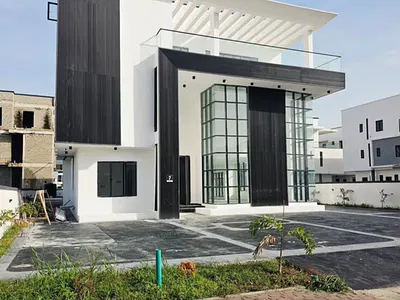 Luxury 5 Bedroom Fully Detached Duplex for Sale in a Prestigious Estat