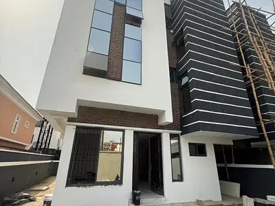 Spaciou Self Service 5bedroom Detached Duplex with BQ