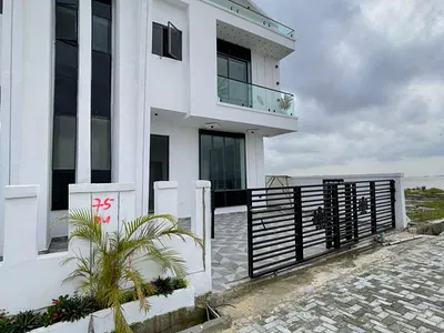Modern 4 Bedroom Semi-Detached Duplex