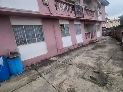 4 Flats of 3 Bedrooms and 2 Bedroom in a Cool Street