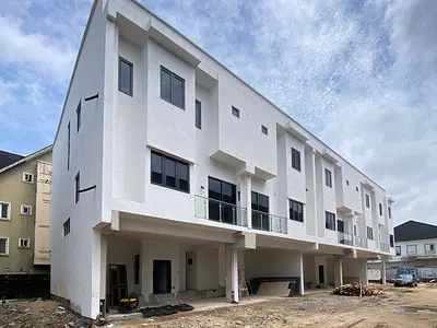 Newly Built 4 Bed Terrace Duplex with 1BQ
