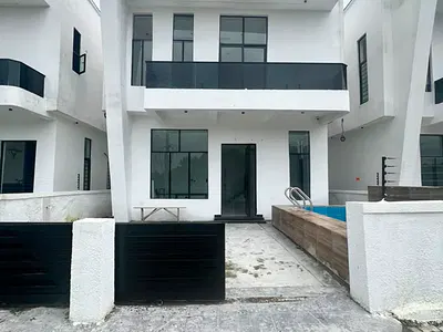 4 Bedroom Fully Detached Duplex for Sale!!