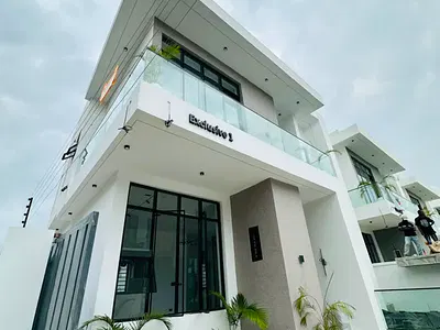 4 Bedroom Fully Detached with BQ, Pool
