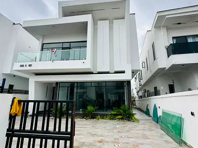 Fully Detached 6 Bedroom with BQ, Pool
