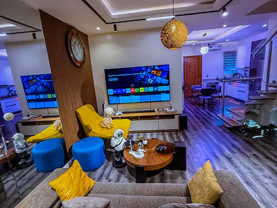 Luxury 2 Bedroom Maisonette with Pool, Snooker, PS5 in Secure Estate