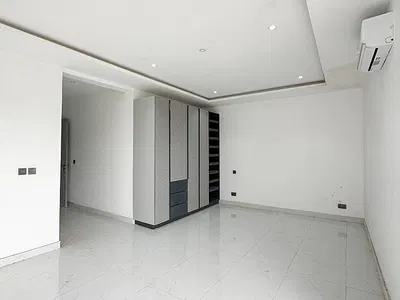 Contemporary 4bedroom Maisonette Duplex with Rooftop