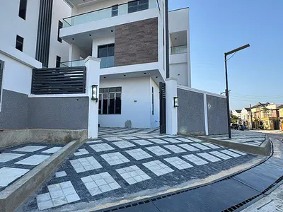 Luxury 5bedroom Fully Detached Duplex