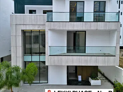 Stunning 6 Bedroom Detached Duplex