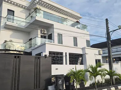 Luxury Fully Furnished 2 Bedroom Flat