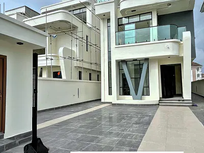 Modern 5 Bedroom Detached Duplex