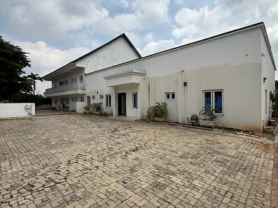 19 Bedroom Detached Duplex