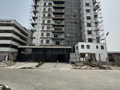 Beautiful 3bedroom Bedroom Apartment with a Pool and an Elevator
