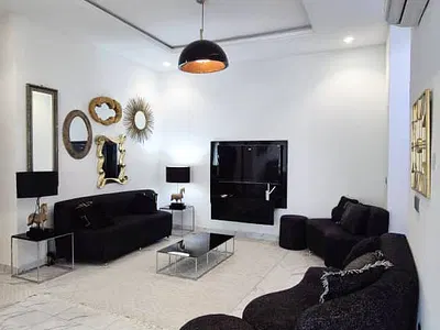 For Rent -- Luxury 2 Bedroom Fully Furnished Apartment