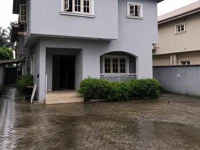 Luxury 5 Bedroom Fully Detached House with BQ in a Gated Estate
