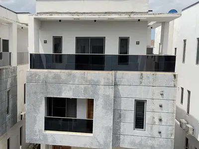 5 Bedroom Duplex