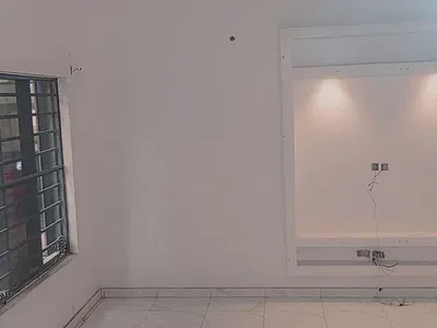 Very Spacious Selfcon with Open Plan Kitchen