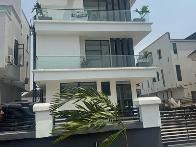 Tastefully Finished 4bedroom Detached Duplex with a Cinema & Gum, Ba