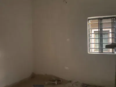 Newly Refurbished Roomself Directly on Tarred Road