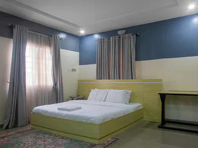 Retro 3 Bedroom Apartment