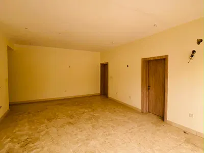 Brand New 2 Bedroom Flat Apartment with Elevator