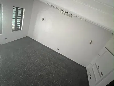 Mini Flat with a Big Fitted Kitchen