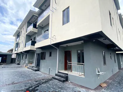 Serviced 2 Bedroom Apartment with En-Suite Rooms