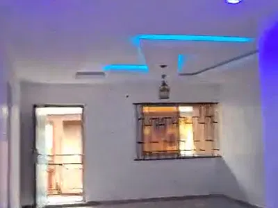 Newly Renovated 3 Bedroom Flat with Full Pop