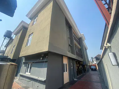 Newly Renovated 3-Bedroom Flat