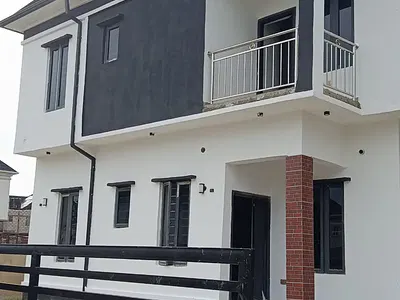 4 Bedrooms Detached Duplex