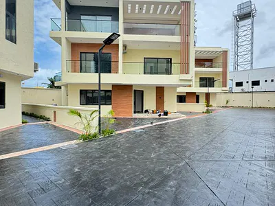 Executive 4 Bedroom Detached Duplex with Private Pool & Gym