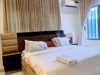 Fully Furnished 2 Bedroom Apartment in a Secure Neighborhood