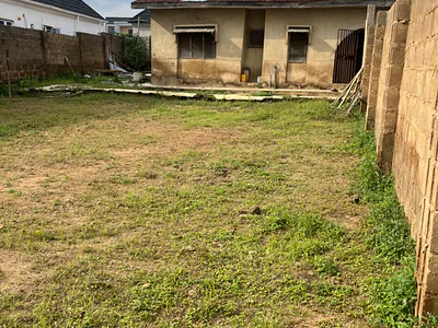 5bedroom Old Bungalow for Sale