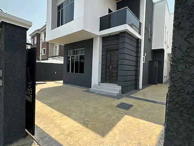 Luxury 5 Bedroom Detached Duplex in Serene Environment