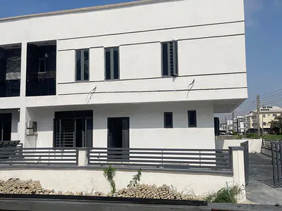 Luxury 4 Bedroom Semidetached Duplex with BQ