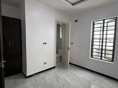 Single Room in a Shared Apartment