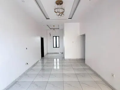 Exquisite 2 Bedroom Apartment