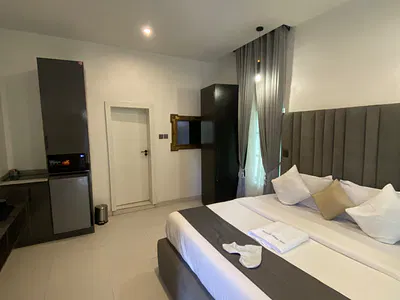 Studio Apartment