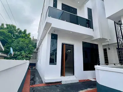 Exquisitely Built 4 Bedroom Duplex