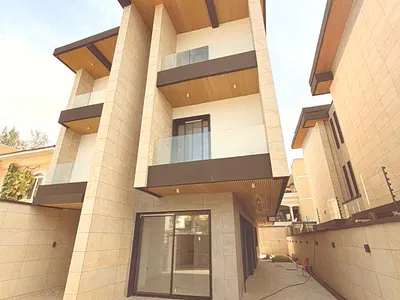 Luxury 5 Bedroom Duplex with Luxury Features in Banana Island