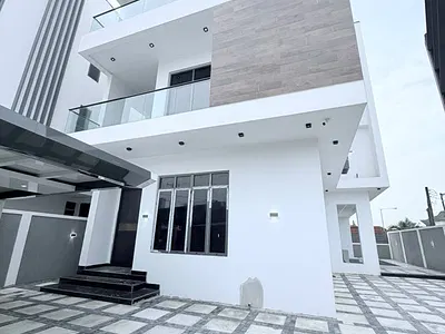 5 Bedroom Luxury Detached Duplex with Cinema and Swimming in Lekki