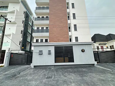 Exquisite Luxury Spacious 2 Bedroom Apartment with an Elevat
