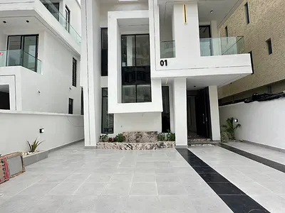 For Sale: Outstanding Spacious Luxury 5 Bedroom Fully Detached Duplex