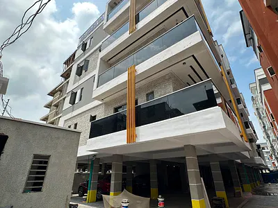 Exquisite Luxury Spacious 3 Bedroom Apartment with Gym,
